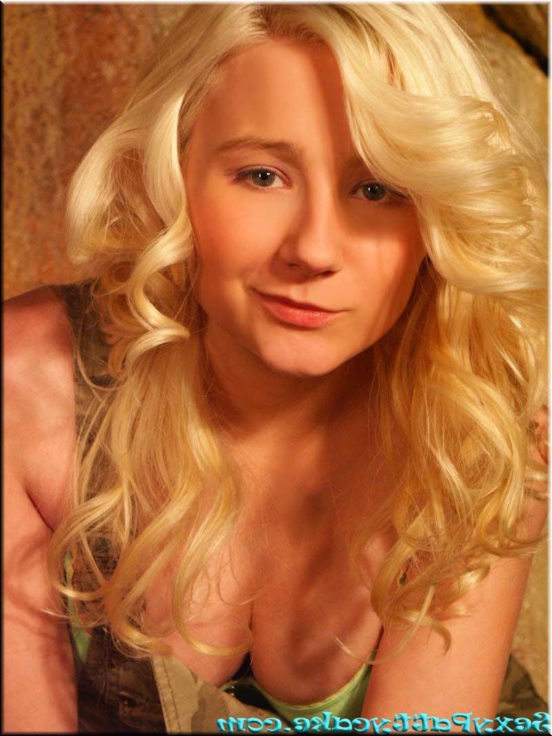20P Busty blonde teen in camo