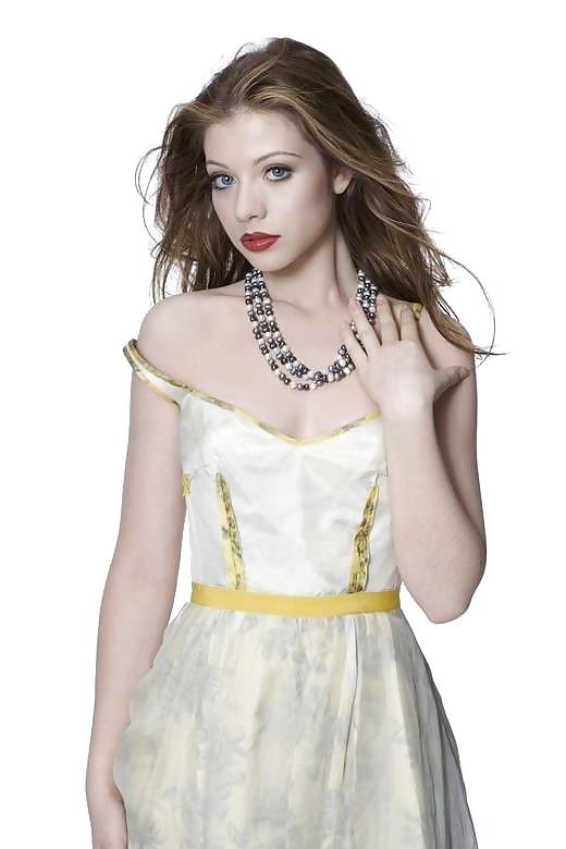 22P Michelle trachtenberg is so pretty