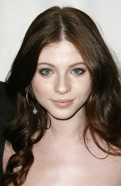 22P Michelle trachtenberg is so pretty