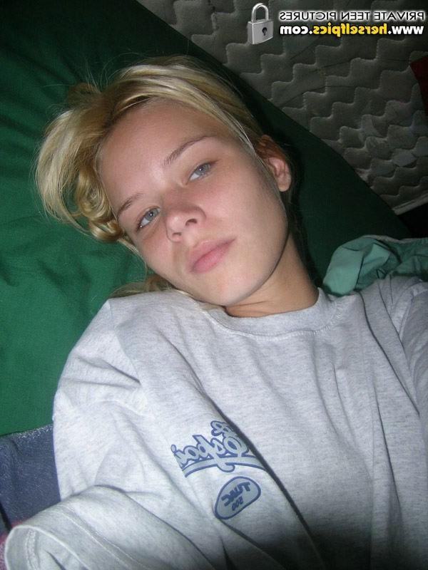 7P naked self pics of private Gwen