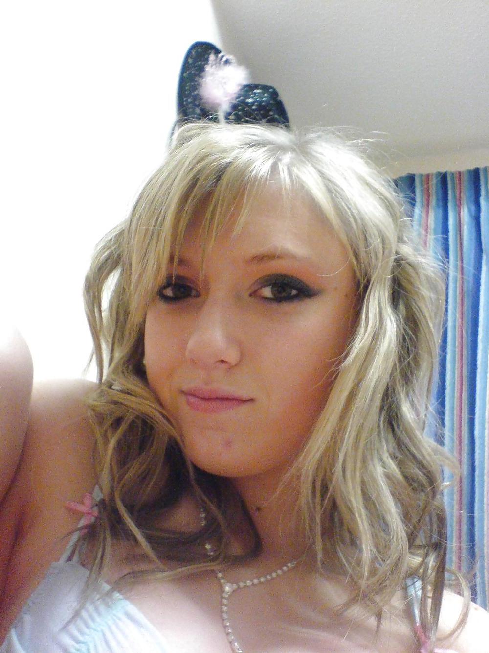 25P BEATE Girlfriend in Lingerie