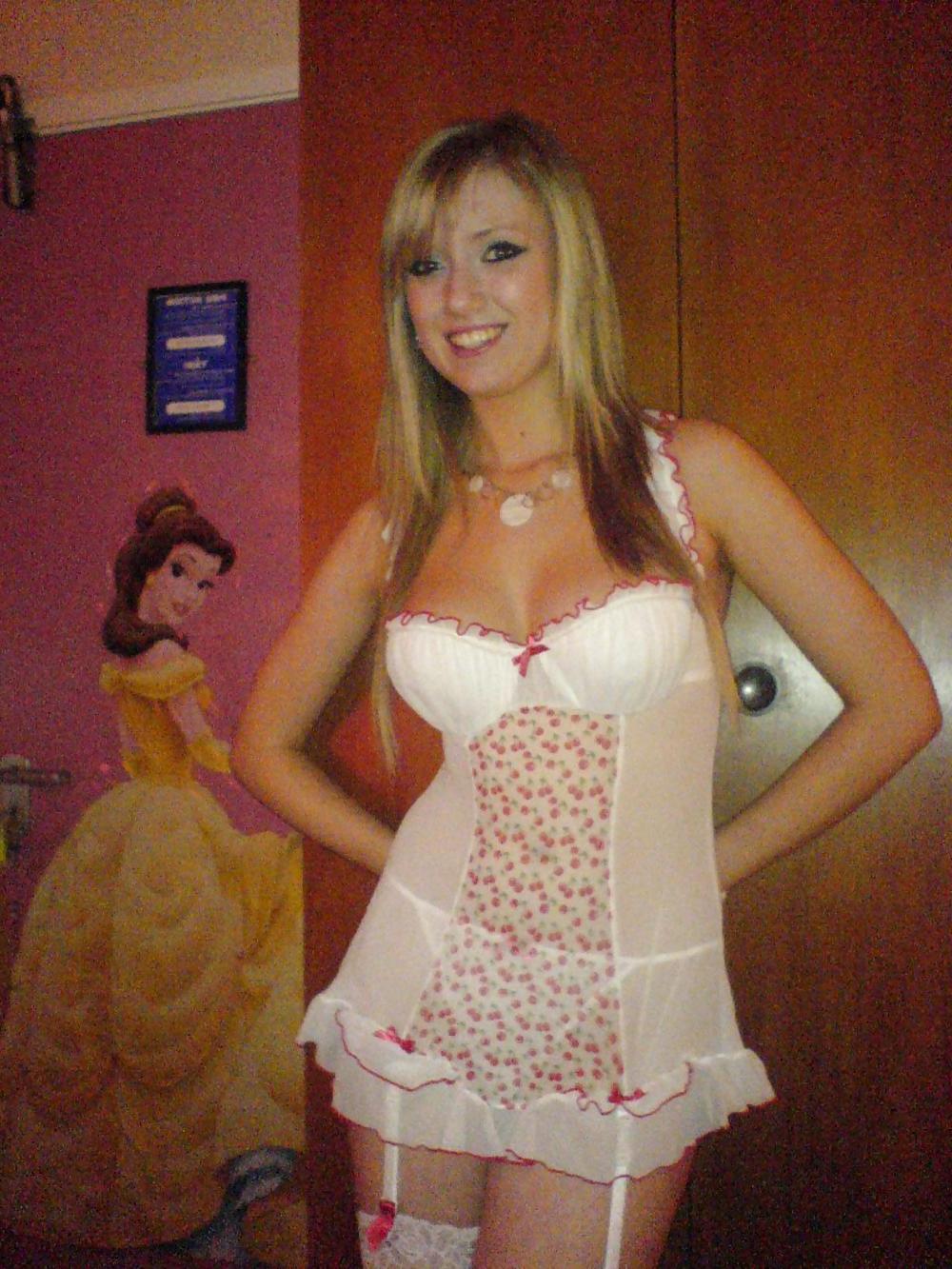 25P BEATE Girlfriend in Lingerie