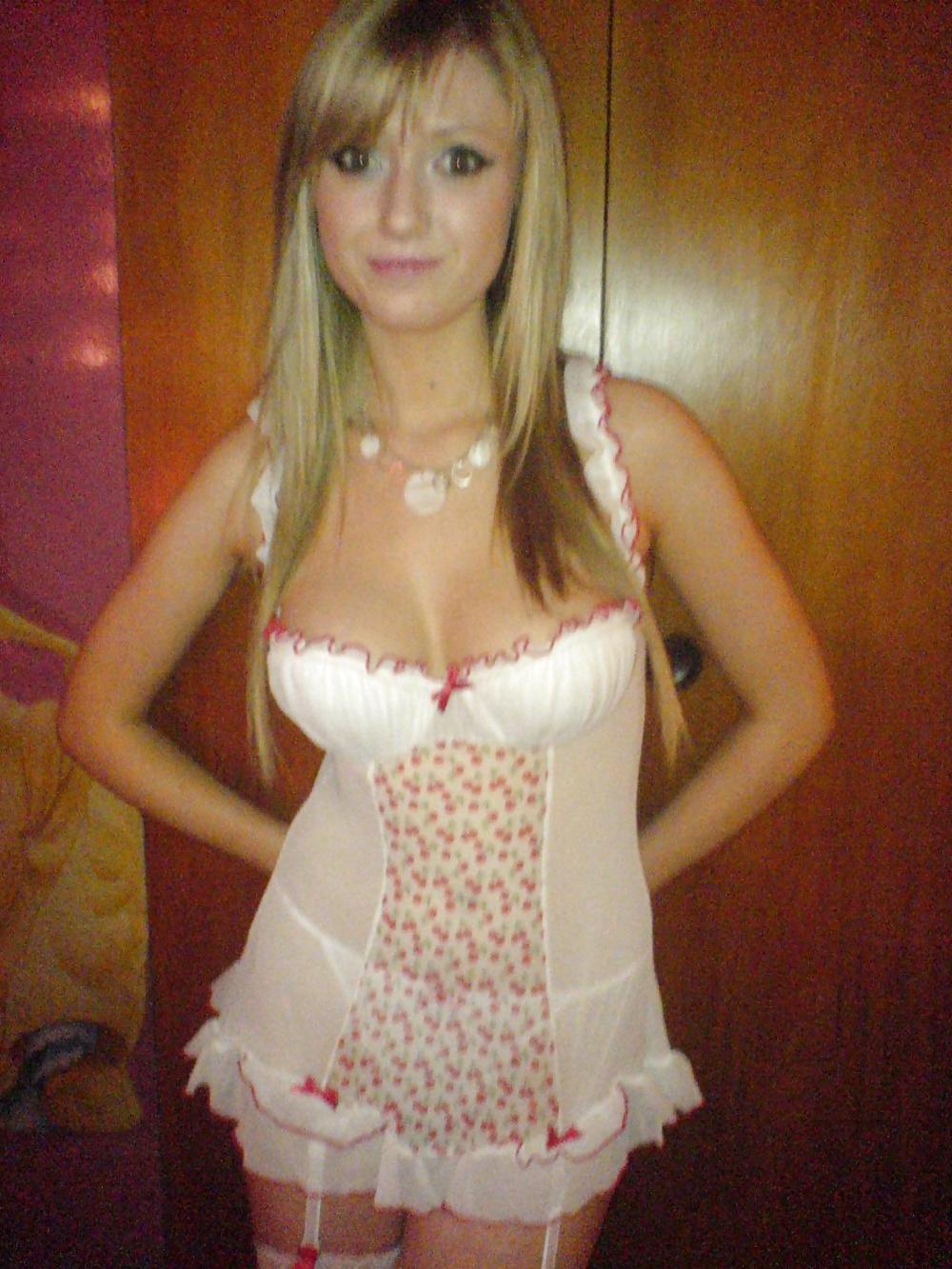 25P BEATE Girlfriend in Lingerie