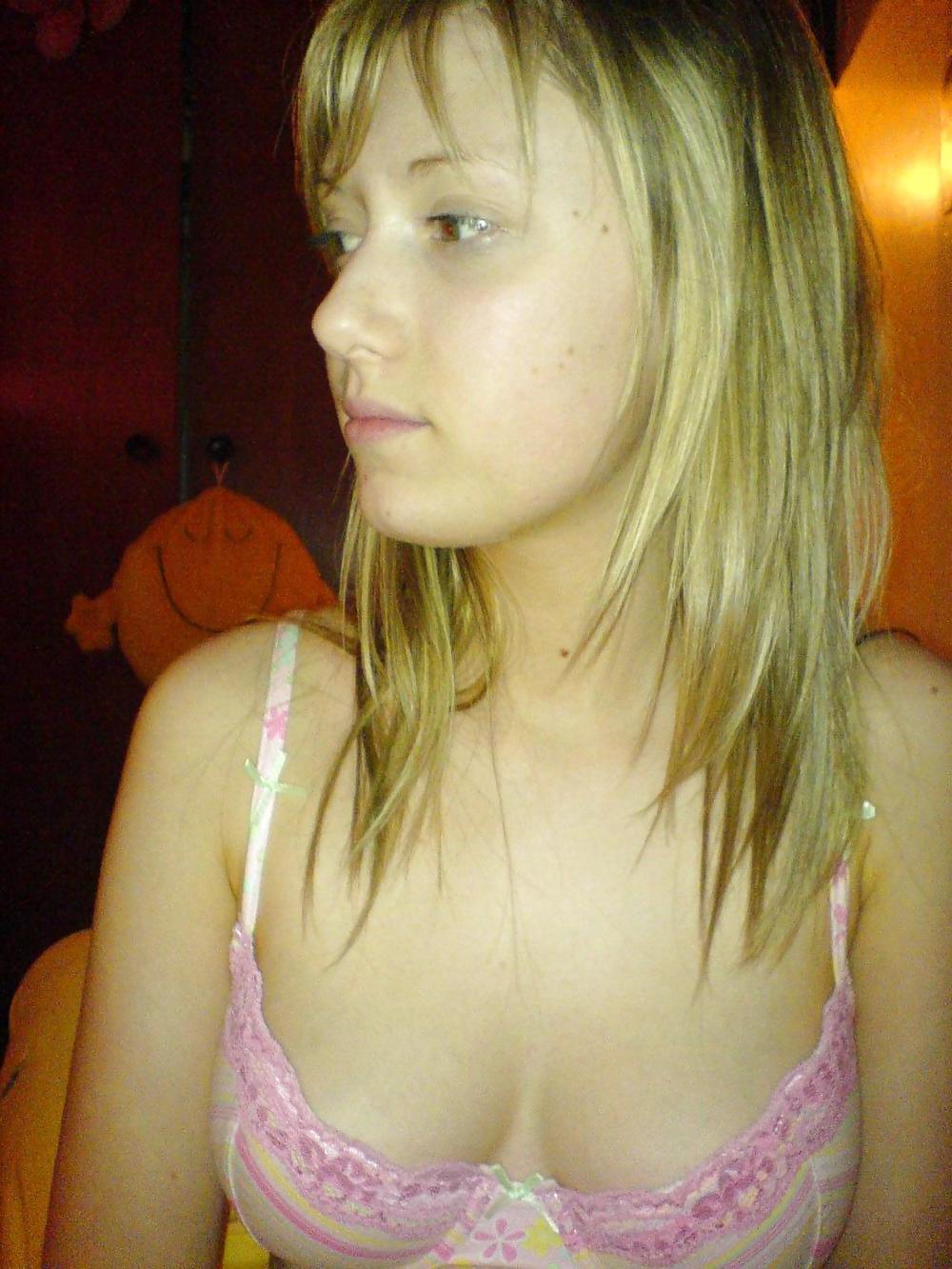 25P BEATE Girlfriend in Lingerie