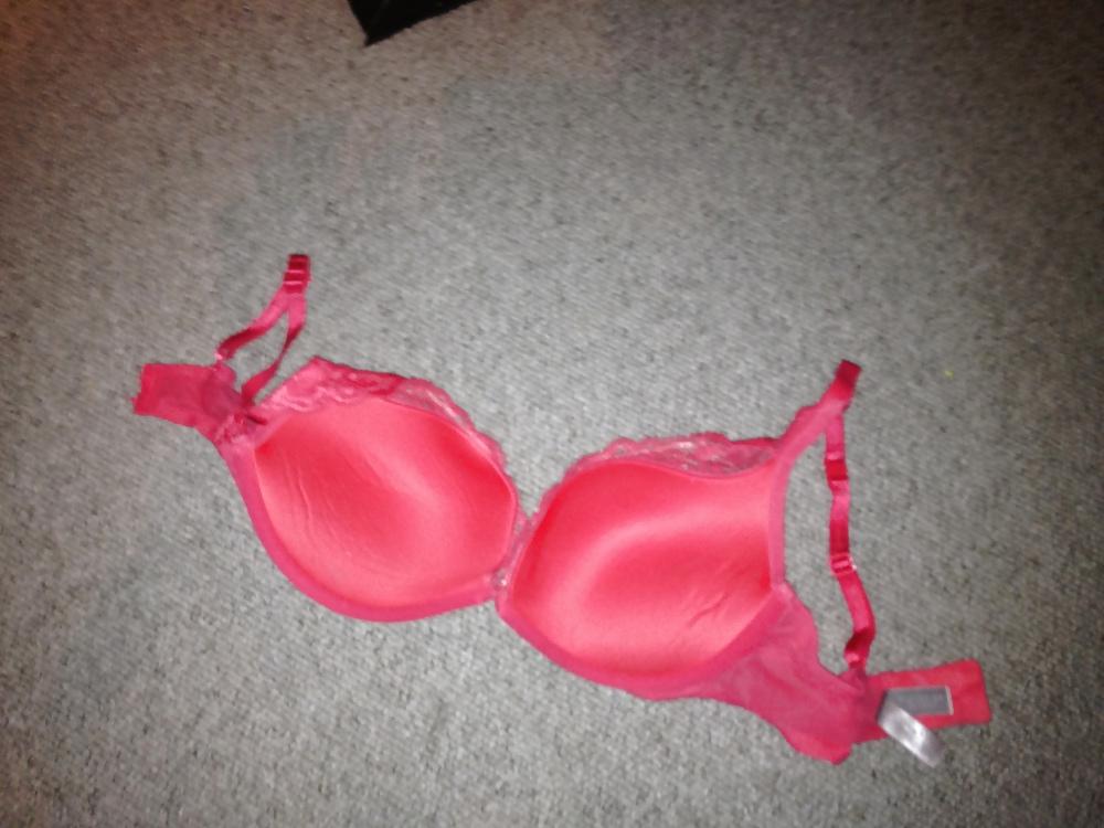 6P My GF's Bra's