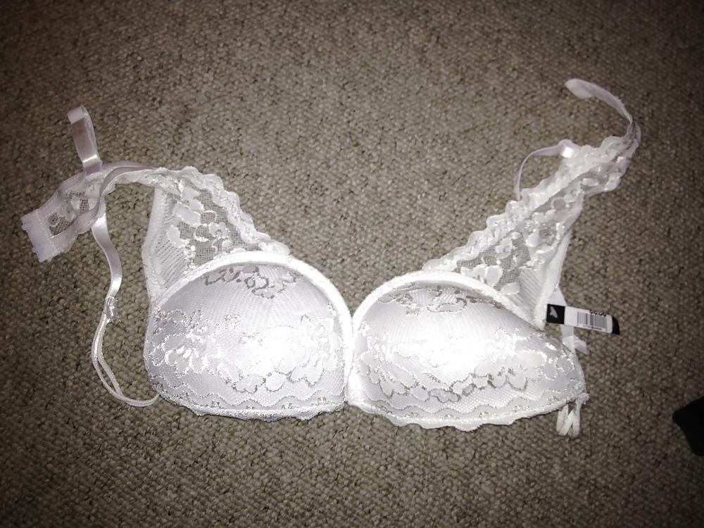 6P My GF's Bra's