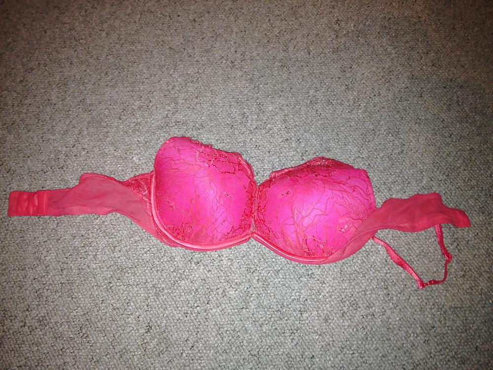 6P My GF's Bra's