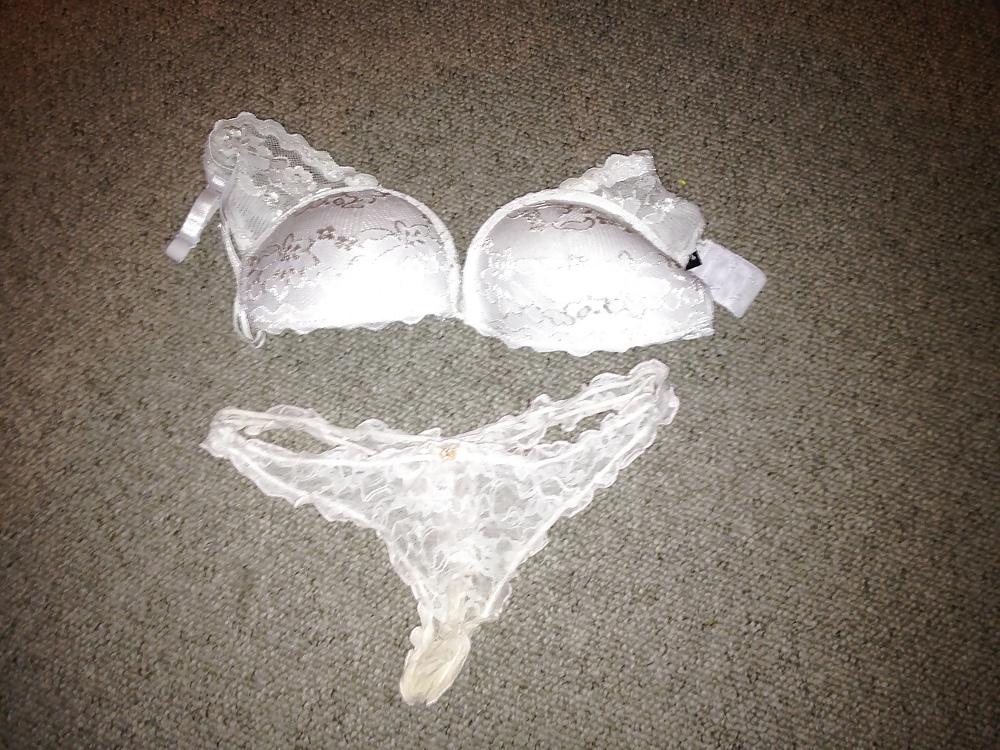 6P My GF's Bra's