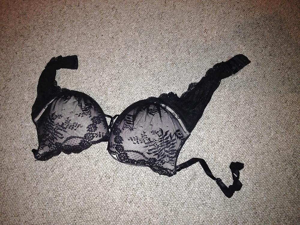 6P My GF's Bra's