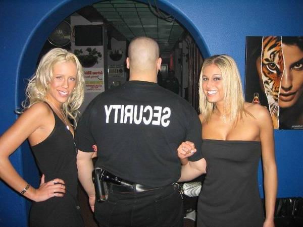 16P Hot teen girls flashing in local bar