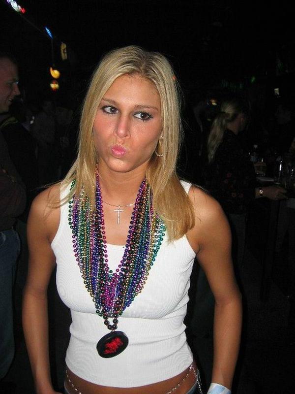16P Flashing teen Melissa and friend in public bar