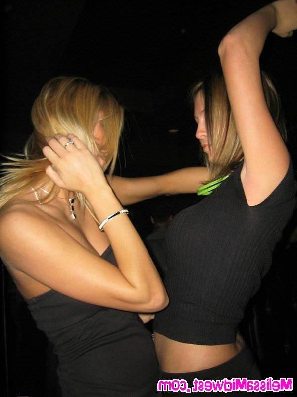 16P Public drunk bar flashin by teen Melissa