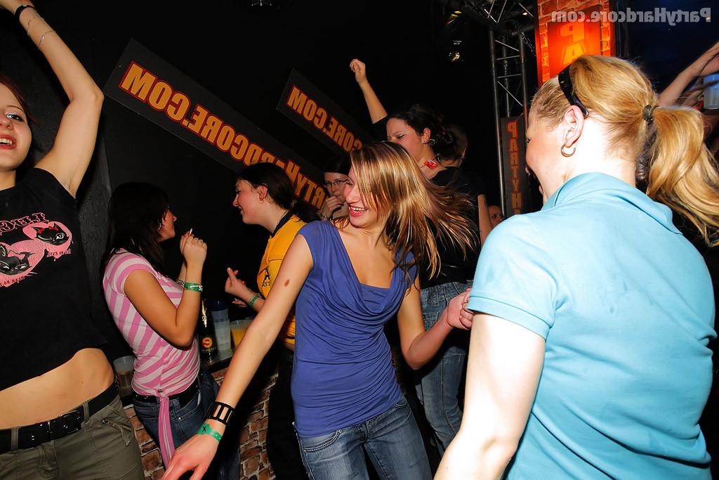 11P Strippers banging horny horny ladies