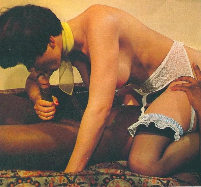 12P Vintage pornstar Desiree Cousteau fucked in her hairy vagina
