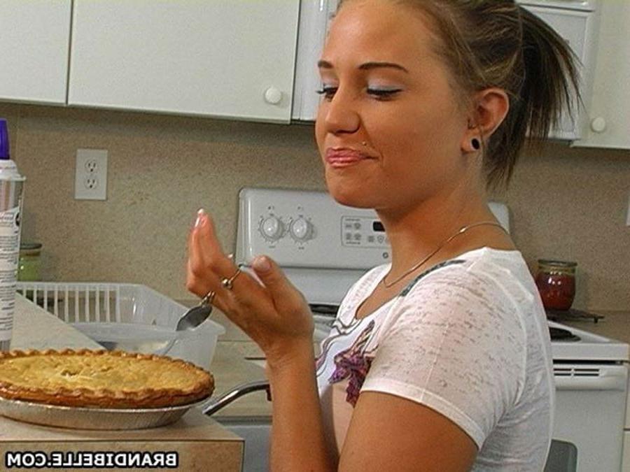 16P Slutty teen Brandi Belle banged while baking a pie