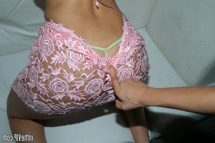 15P The vip room cant hold these babes in while they get dirty on the floor