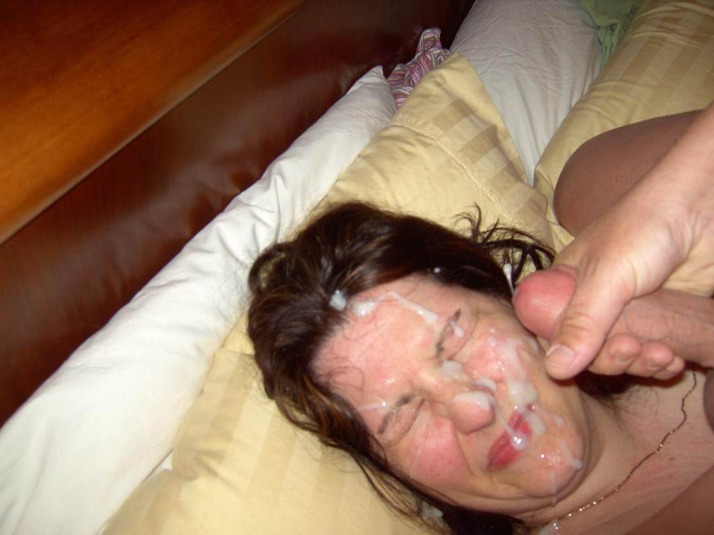 12P Amateur girls gets facial on their faces
