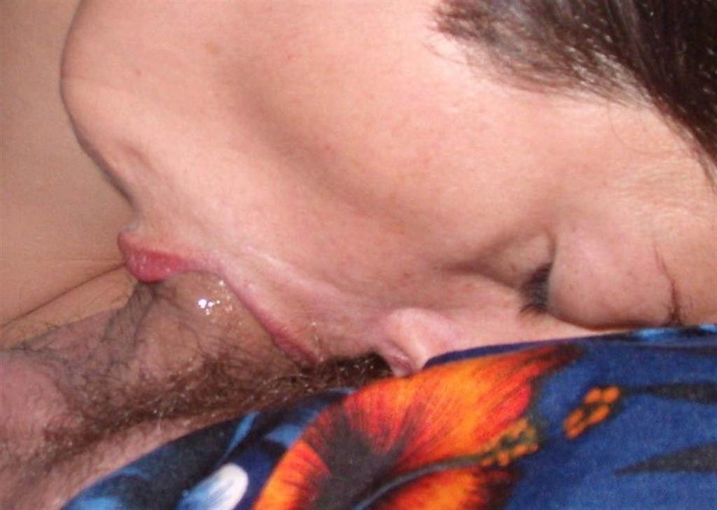 12P Amateur girls gets facial on their faces