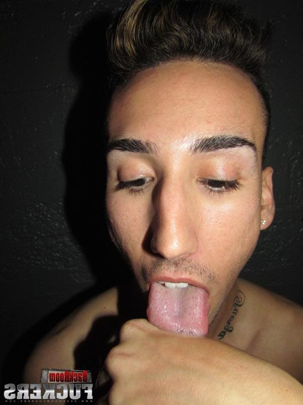 15P Twink Sucking In The Back Room