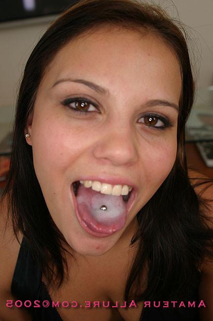 14P Daisy sucking dick and swallowing cum