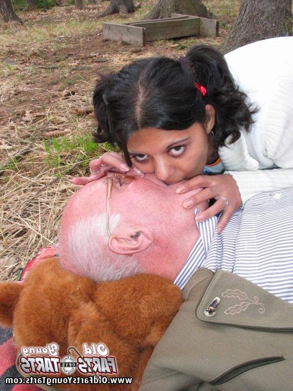 15P Teenage girlie reanimates a horny grandfather in a forest