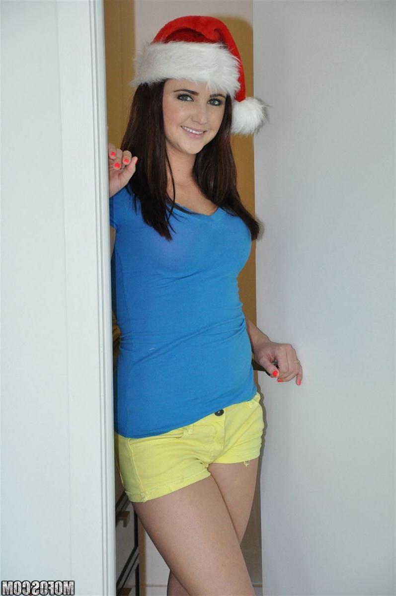 16P Hope Howell sucks and fucks her boyfriend on Christmas