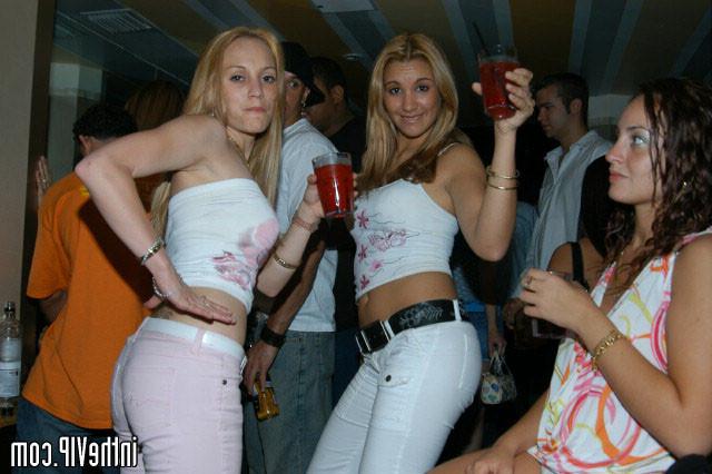 11P Club babes goin crazy in the vip room of the club