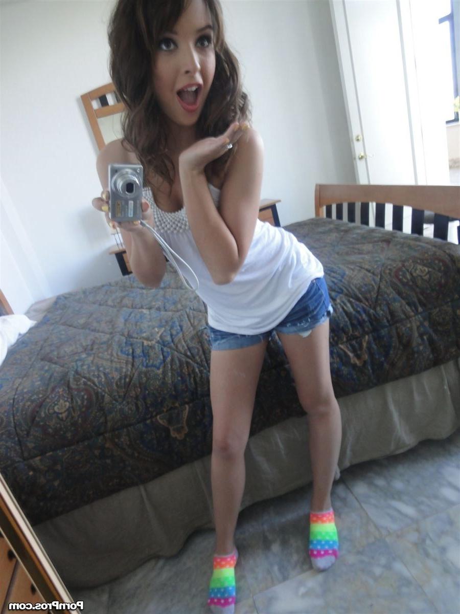 18P Jaslene Jade fucks her boyfriend after eating breakfast