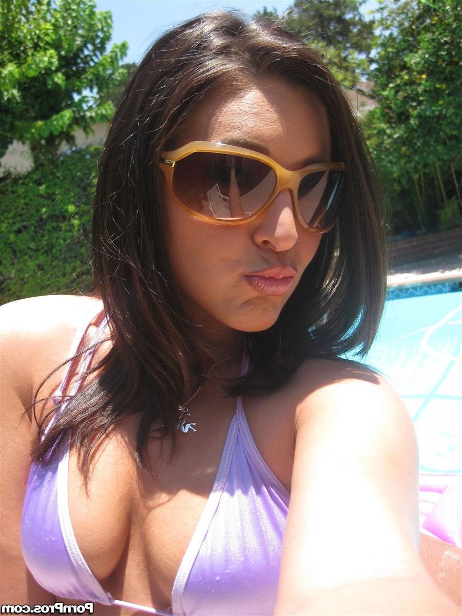 18P Gracie Glam has fun with her boyfriend naked at the pool