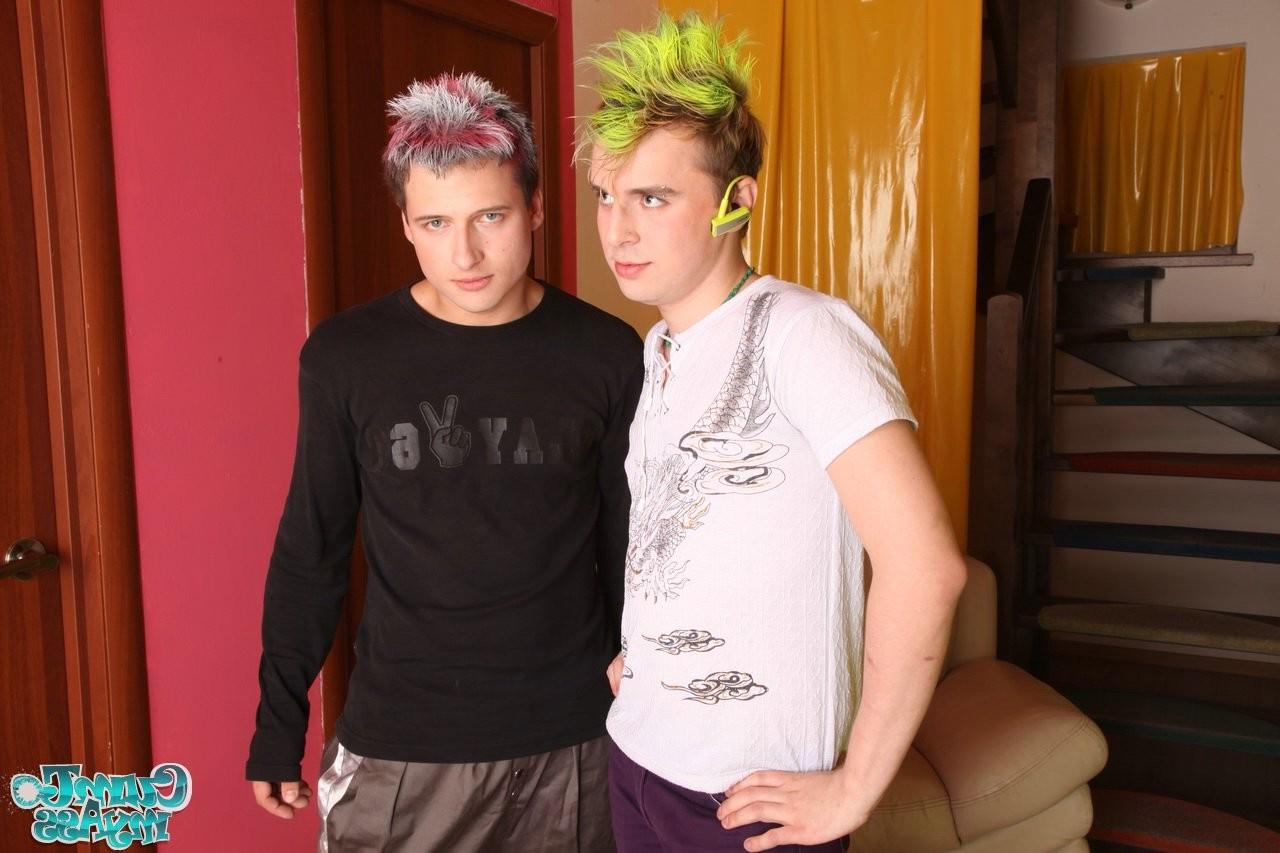 12P Horny punk twink strip down and get nasty in the living room