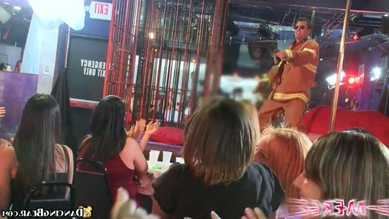 16P Male strippers getting lots of blowjobs for sluts