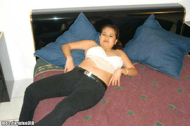 15P Bra busting filipina getting a hot tit fuck to get the penis to erupt