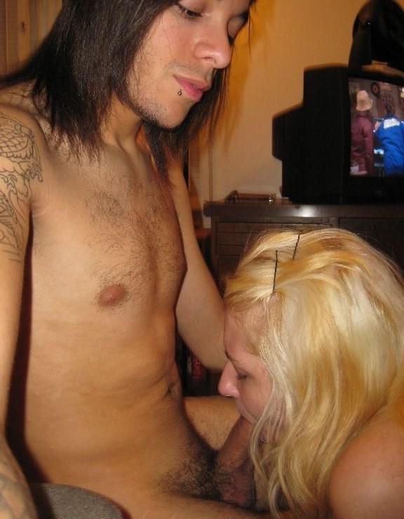 15P Tattooed teen gives BJ for facial in homemade pix
