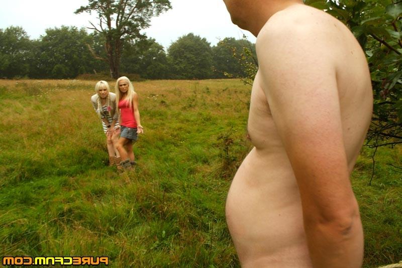 16P Outdoor CFNM  Handjob
