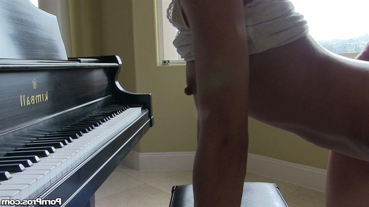 18P Lexi Bloom shows her perky nipples and fucks in every room