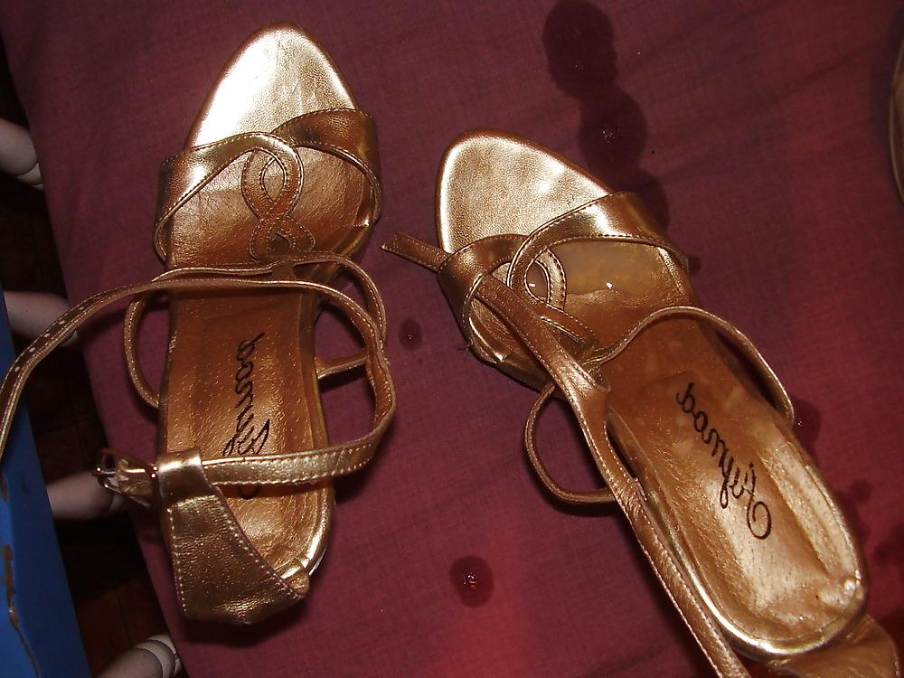 10P Sexy feet and cum on shoes