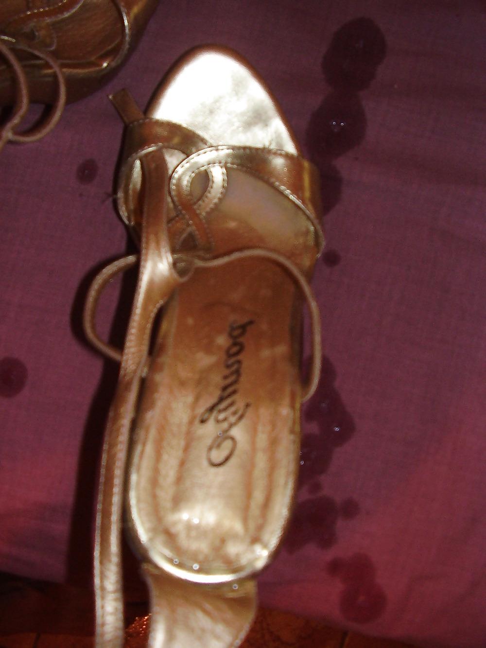 10P Sexy feet and cum on shoes