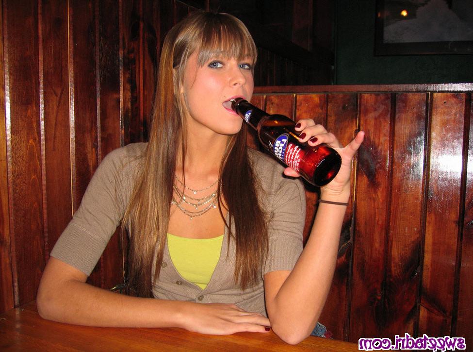 16P SweetAdri out at the bars