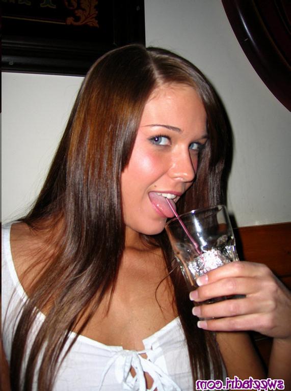 16P SweetAdri and Melissa Midwest at the bars