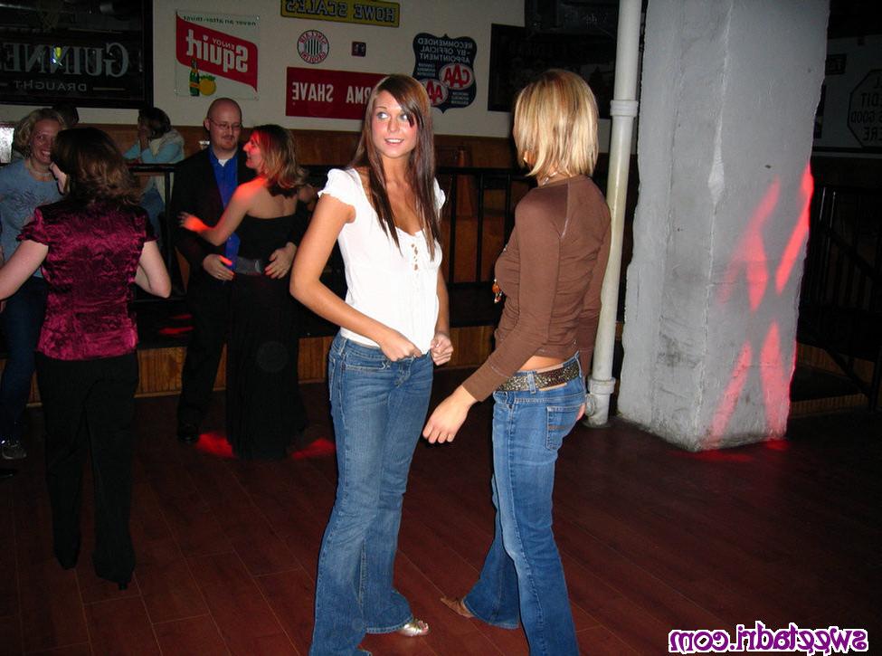 16P SweetAdri and Melissa Midwest at the bars