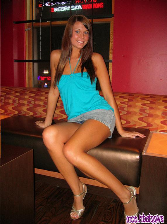 16P SweetAdri parting at Dillinigers bar