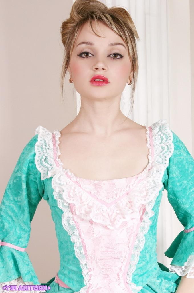 15P Kristina Fey is a sexy naked princess