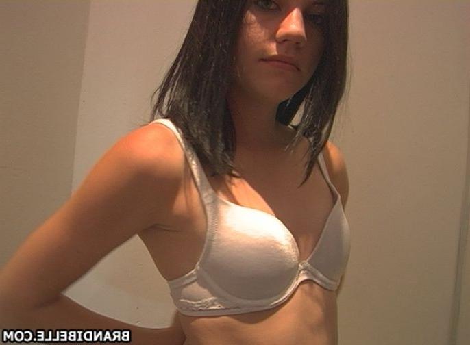 16P Brandi Belle filmed while changing in a store
