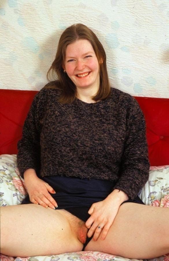 17P House Wife With Massive Big Tits Spreading Her Pink Pussy