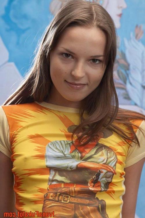 17P Skinny small titted Ivana Fukalot showing an exciting striptease