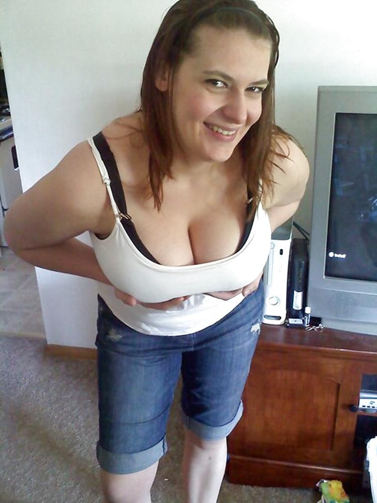 20P Big Tits Pregnant Wife