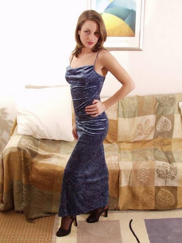16P Sexy brunette babe striptease