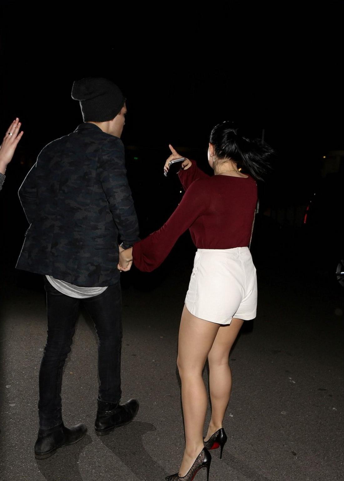 16P Ariel Winter busty flashing her sheer bra and nice legs