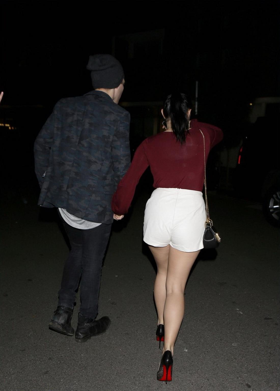 16P Ariel Winter busty flashing her sheer bra and nice legs