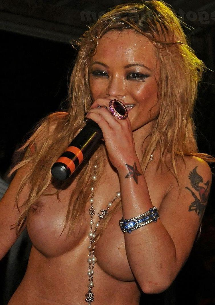 15P Celebrities who like to tease